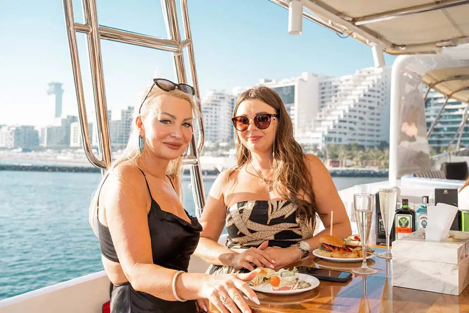 Dubai Yacht Sunset Tour