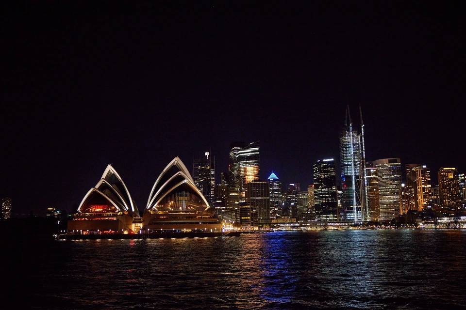 sydney opera house at night