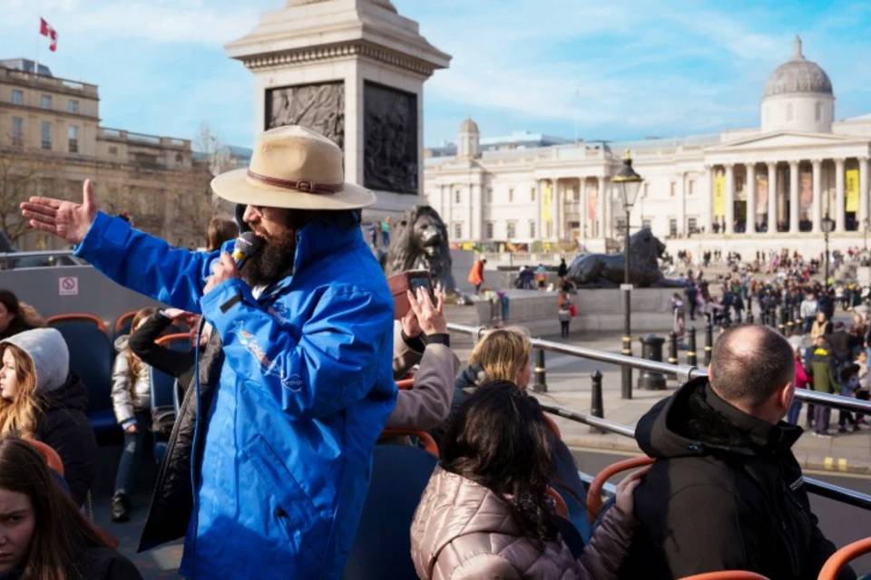 Golden Tours: London Hop-On, Hop-Off Bus Tour with Tastecard