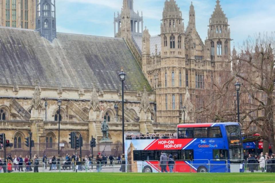 Golden Tours: London Hop-On, Hop-Off Bus Tour with Tastecard