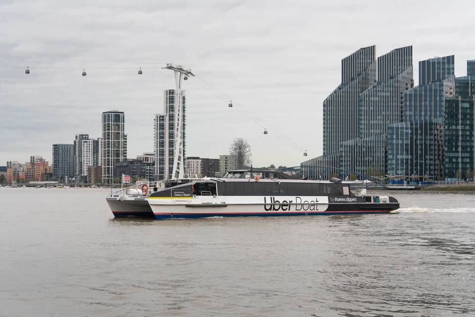 Uber Boat by Thames Clippers: Afternoon Tea & Evening City Lights (Vegan & Vegan)