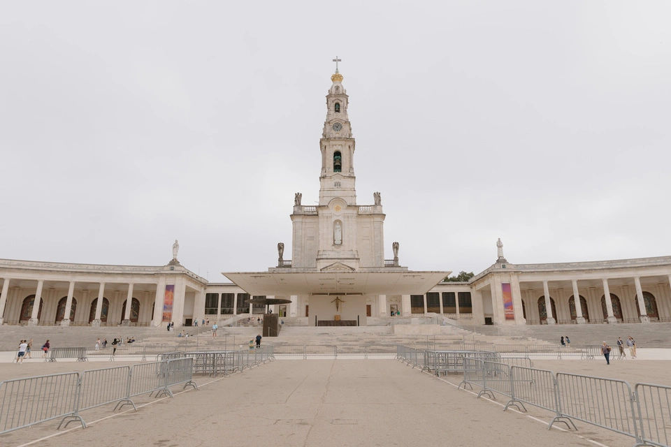 Fatima Sanctuary, Obidos and Nazare Guided Tour
