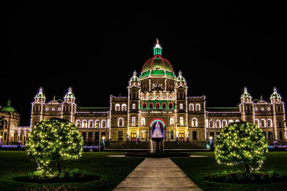 Victoria Village with Butchart Gardens Christmas Tour