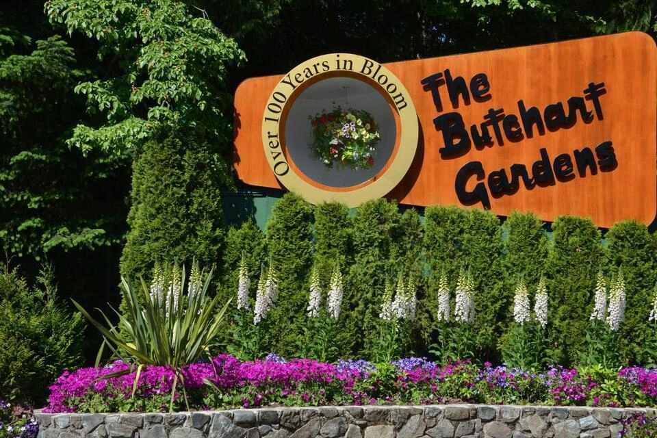 Victoria Village & Butchart Gardens Tour