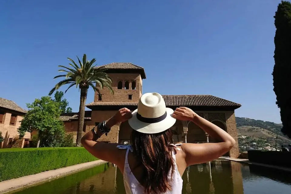 Panoramic Bus Tour of Malaga with Optional Wine Museum from Costa del Sol
