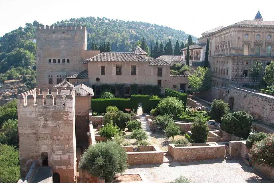 Panoramic Bus Tour of Malaga with Optional Wine Museum from Costa del Sol