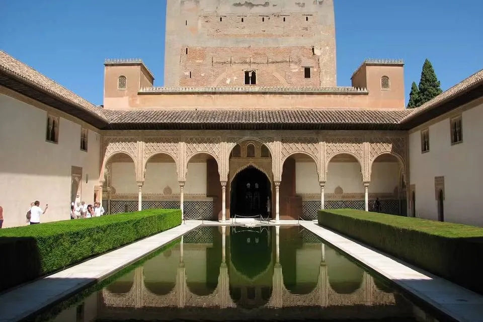 Panoramic Bus Tour of Malaga with Optional Wine Museum from Costa del Sol