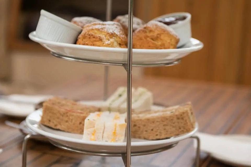 Oxford Afternoon Tea & Picnic River Cruise