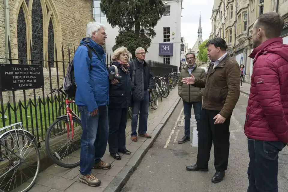  Oxford University and City Walking Tour with Optional College Visit