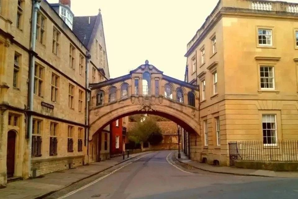 Official C.S. Lewis & J.R.R. Tolkien Oxford Walking Tour