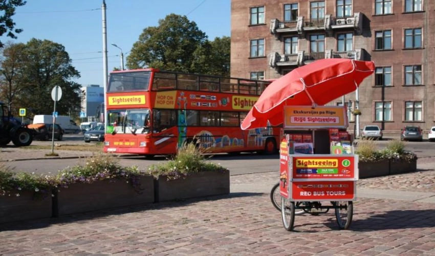 Riga Sightseeing: Hop-On Hop-Off Official Bus Grand Tour