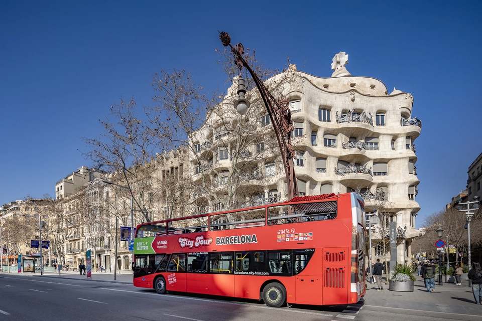 Barcelona City Tour: Hop-On, Hop-Off Bus Tour
