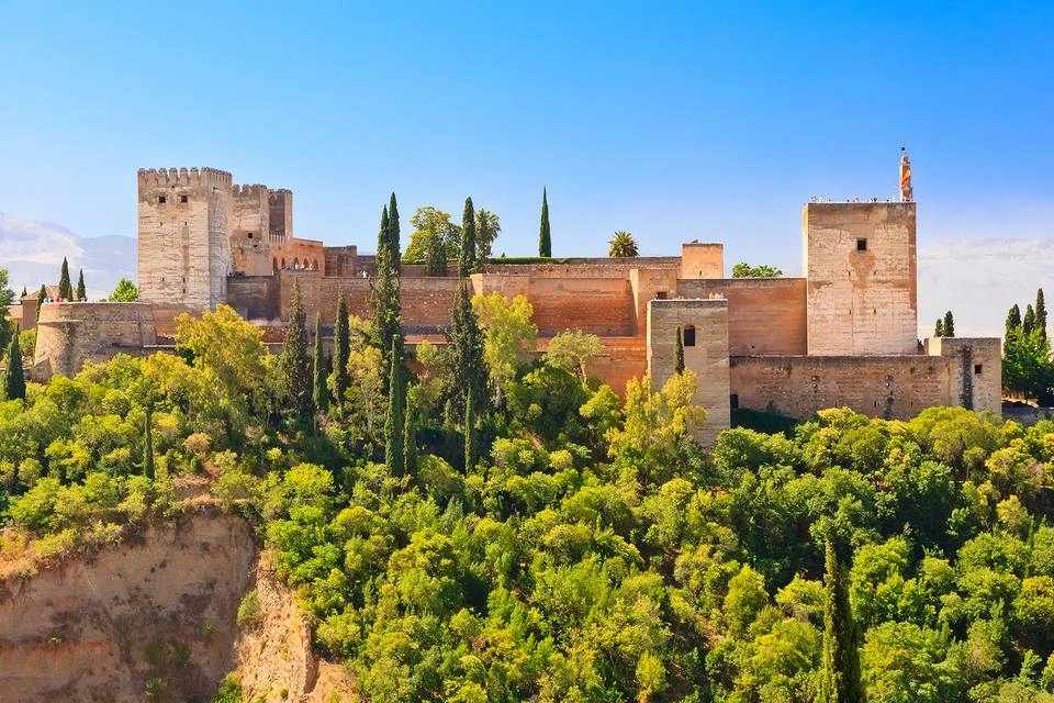 Guided Visit to Alhambra and Generalife with Optional Granada City Tour