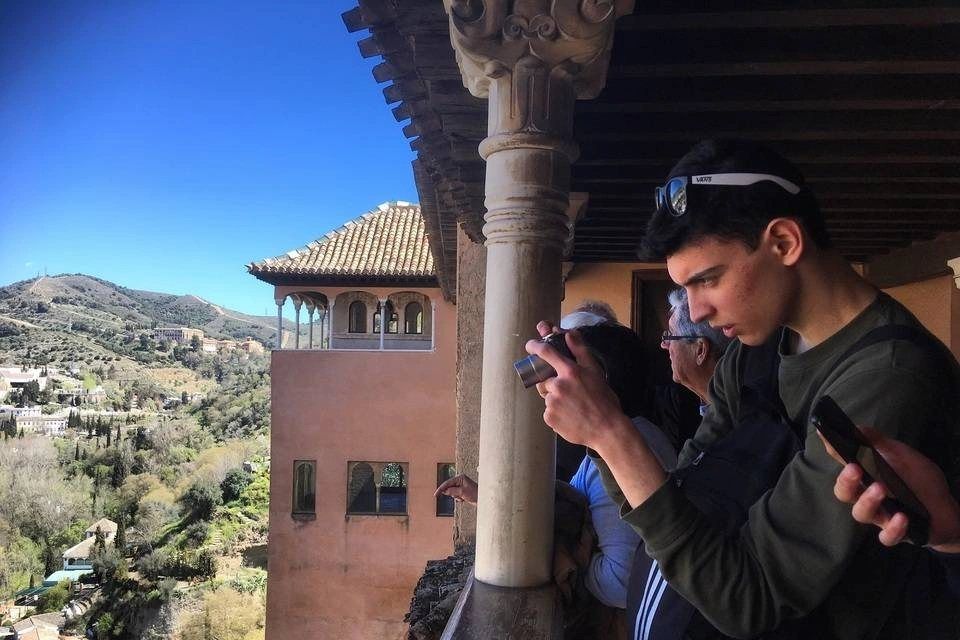 Guided Visit to Alhambra and Generalife with Optional Granada City Tour