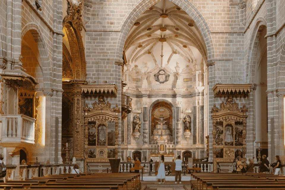 Evora and Monsaraz Full-Day Tour with Wine Tasting