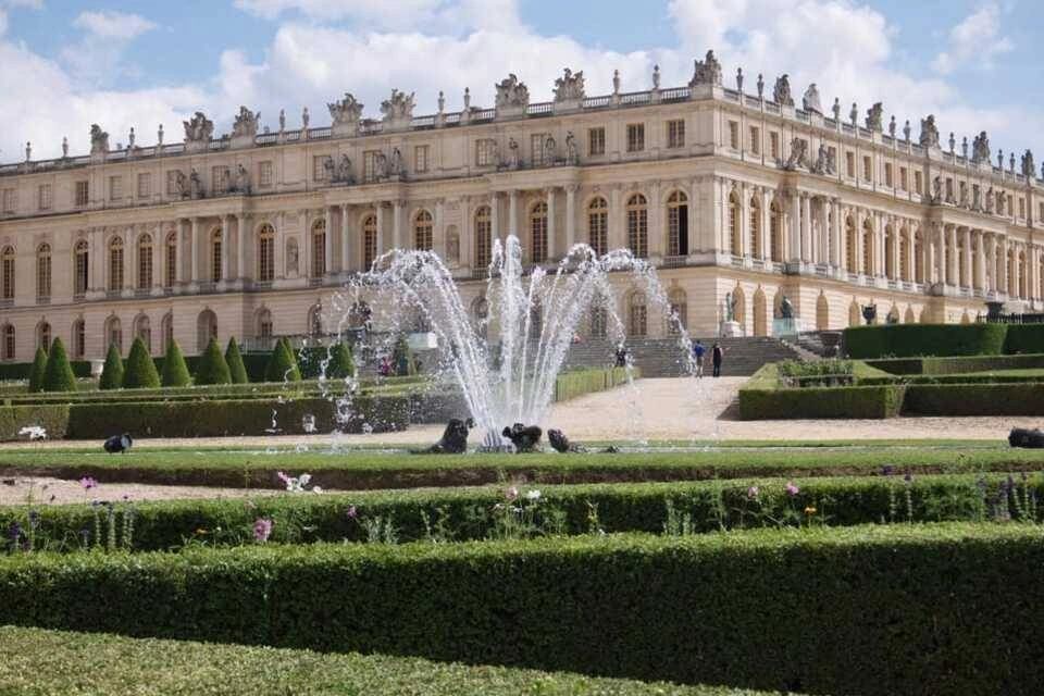 Half Day Guided Versailles Tour and Departure by Train
