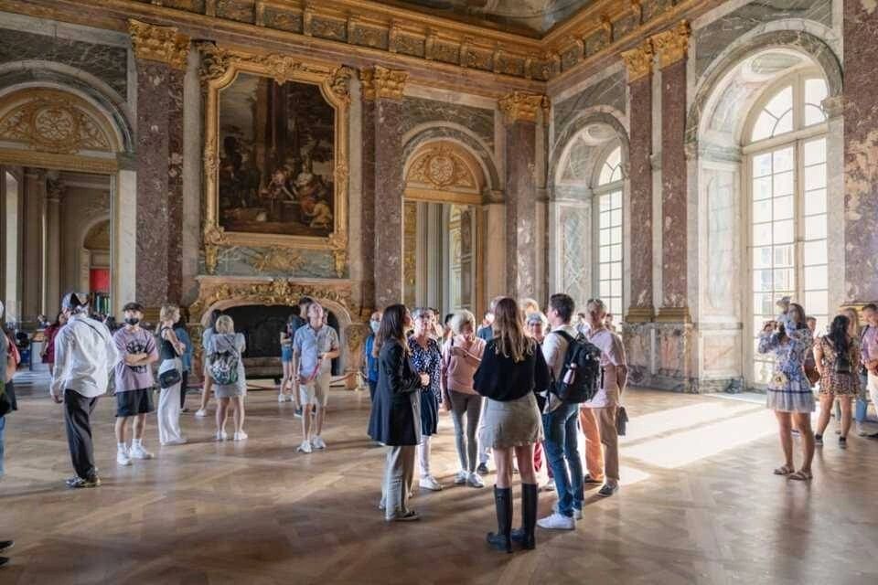 Half Day Guided Versailles Tour and Departure by Train