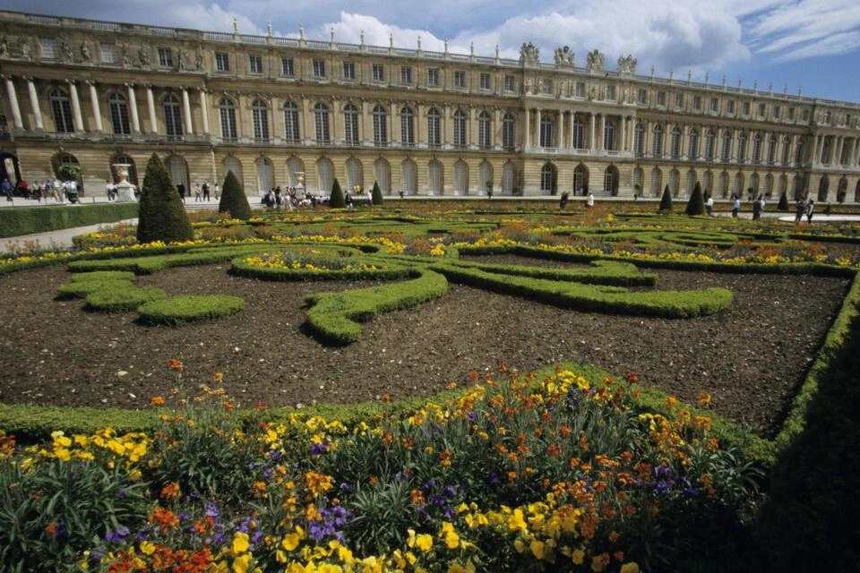 Half Day Audio Guided Versailles Tour with Departure by Train