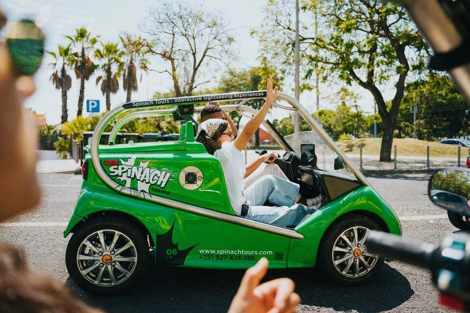 GPS-Based Guided Tour of Lisbon on an Electric Car