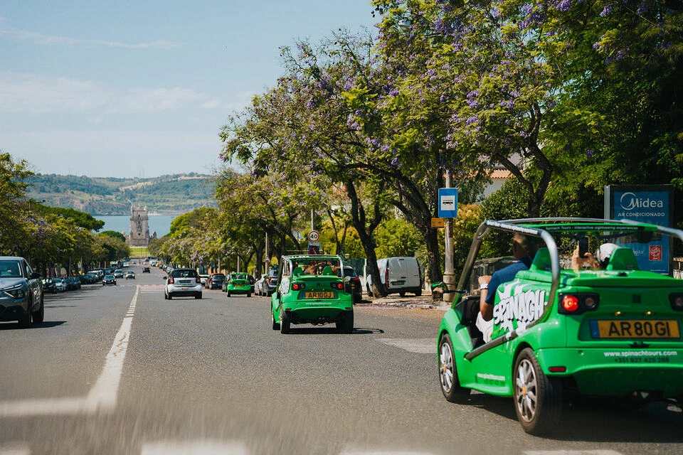 GPS-Based Guided Tour of Lisbon on an Electric Car