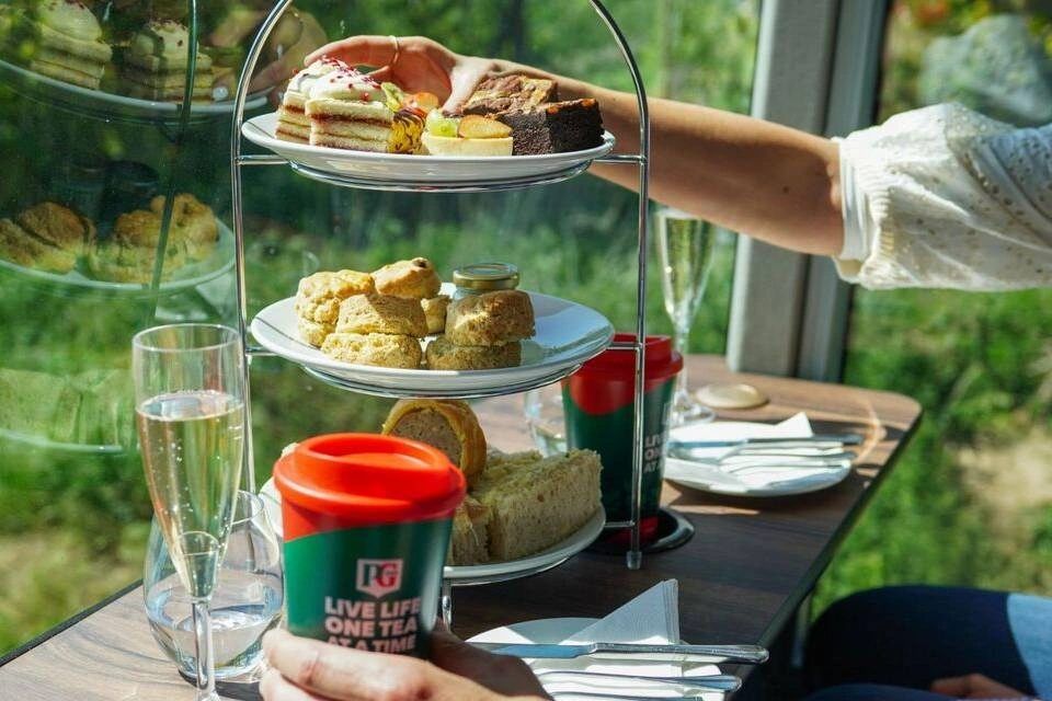 Afternoon Panoramic Tea Sightseeing Tour with PG Tips