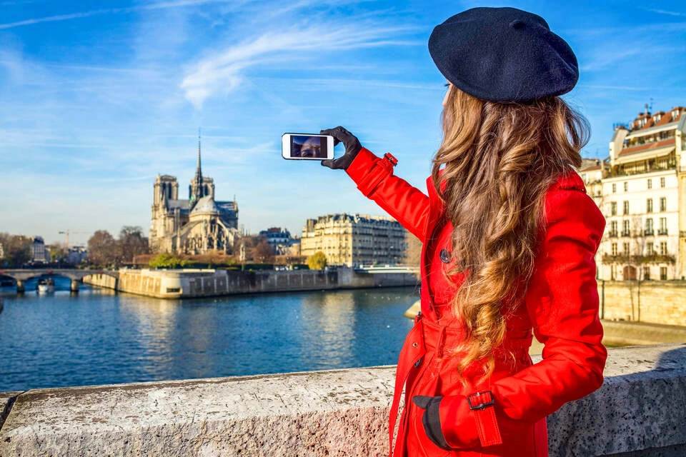 Paris Notre-Dame Cathedral Tour with Audio Guide App