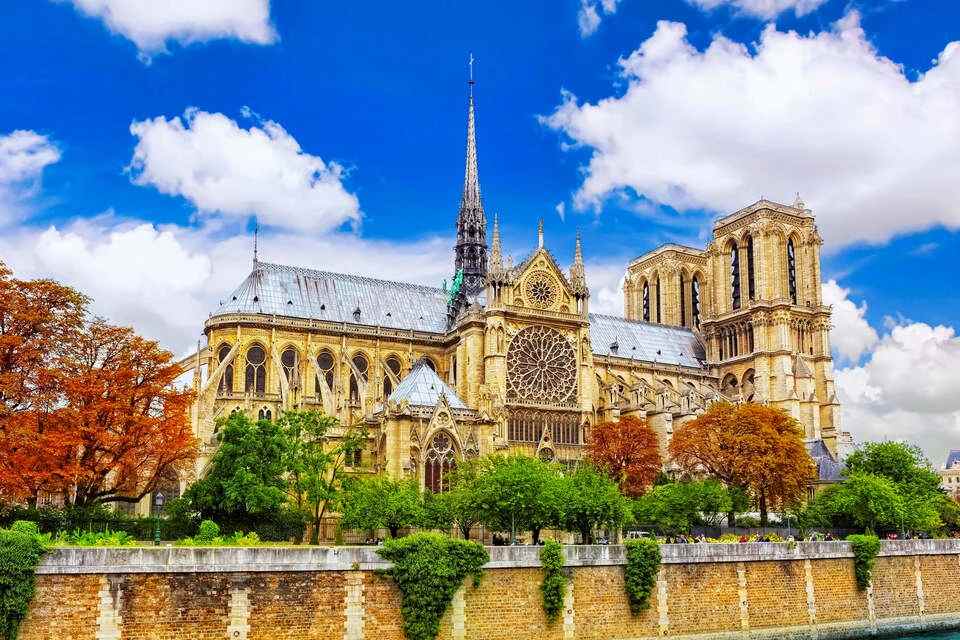 Paris Notre-Dame Cathedral Tour with Audio Guide App