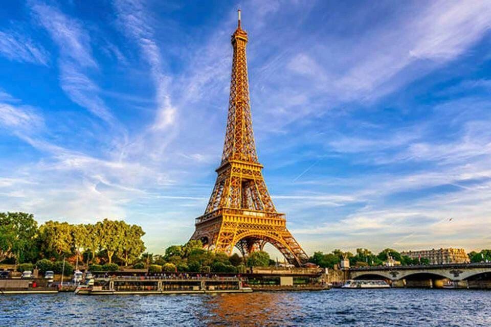 Paris Notre-Dame Cathedral Tour with Audio Guide App