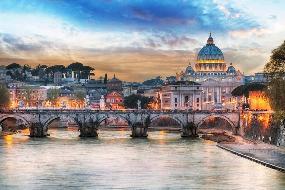 St. Peter's Square and St. Peter's Basilica Tour with Audio Guide App