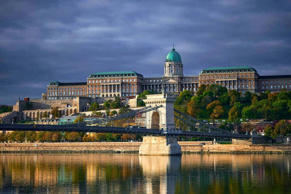 Budapest Buda Castle Tour with Audio Guide App