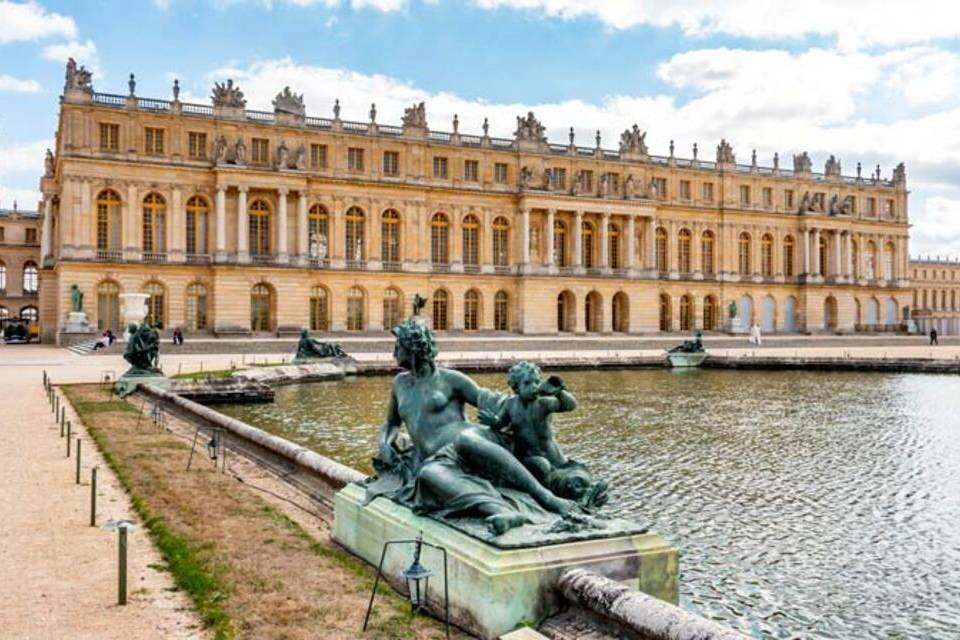 Versailles Tour from Paris with Guided Visit to Palace, Gardens, Trainons & Queen's Hamlet