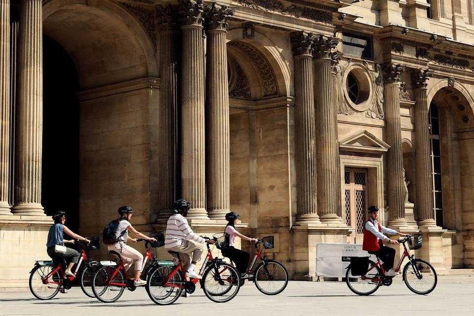 Guided Small Group Bike Tour of Paris