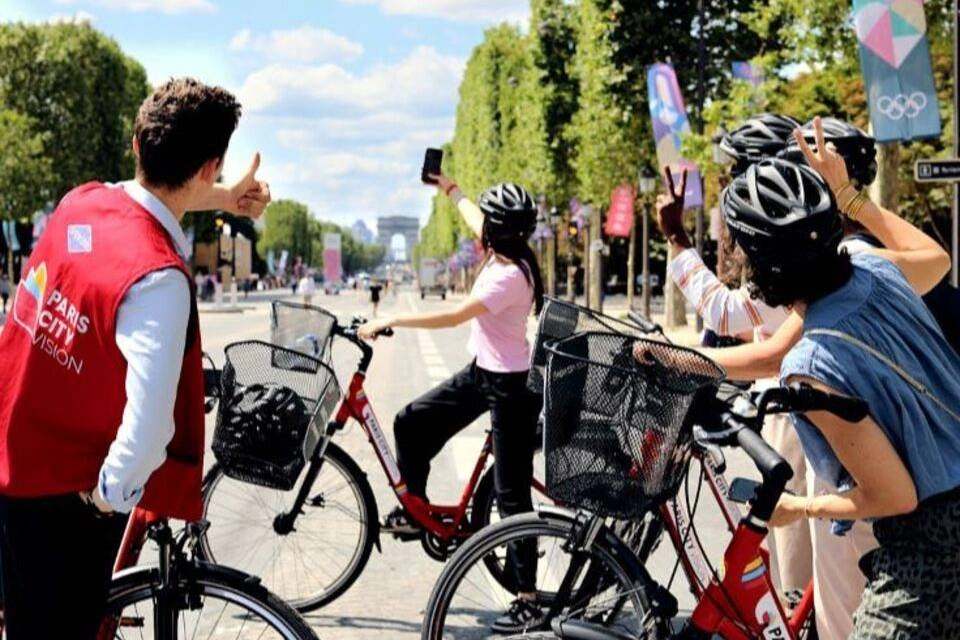 Guided Small Group Bike Tour of Paris