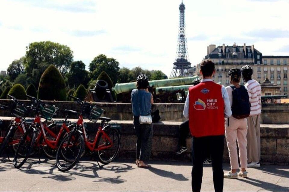 Guided Small Group Bike Tour of Paris