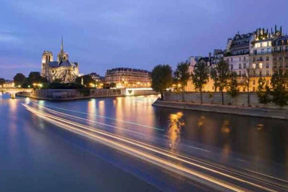 Bistronomic Dinner Cruise Paris Seine (9 PM)
