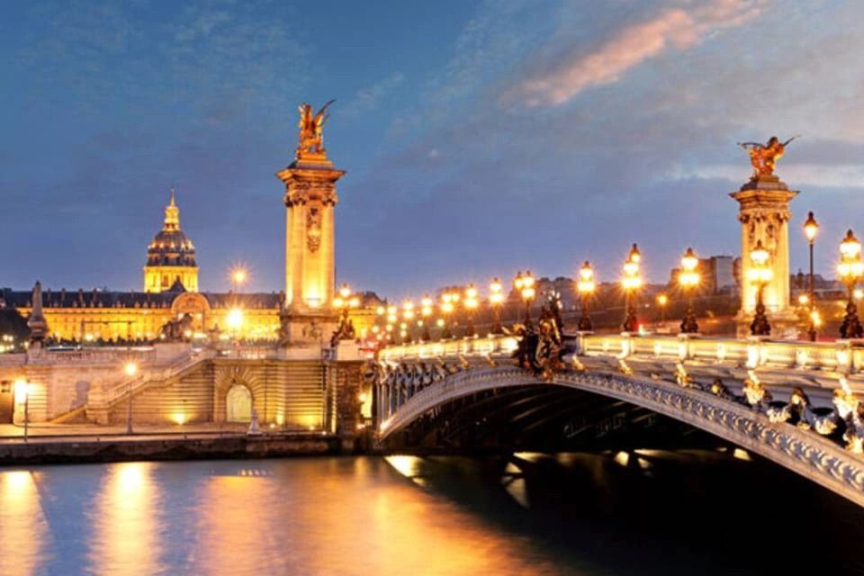 Bistronomic Dinner Cruise Paris Seine (9 PM)