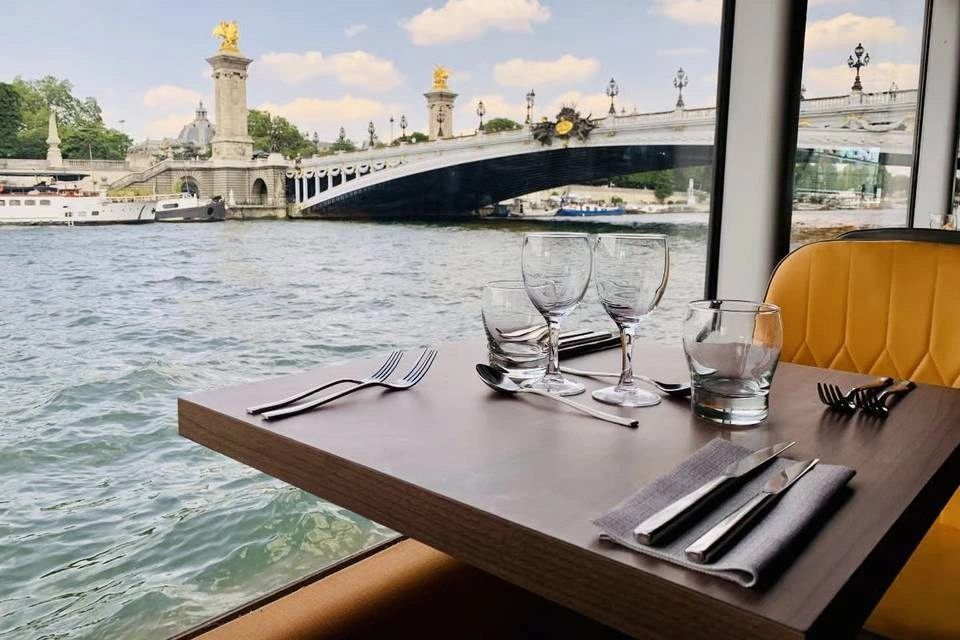 Bistronomic Dinner Cruise Paris Seine (9 PM)