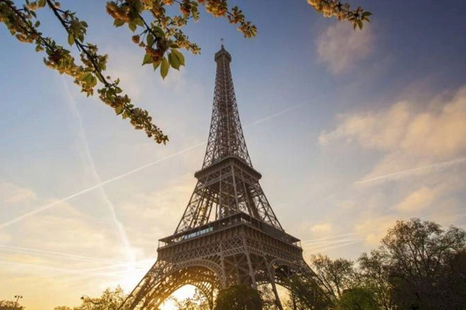 Paris Night City Tour in Open Top Bus and Eiffel Tower 2nd/ 3rd Floor Reserved Access