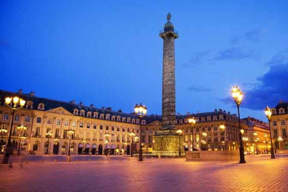 Paris Night City Tour in Open Top Bus and Eiffel Tower 2nd/ 3rd Floor Reserved Access