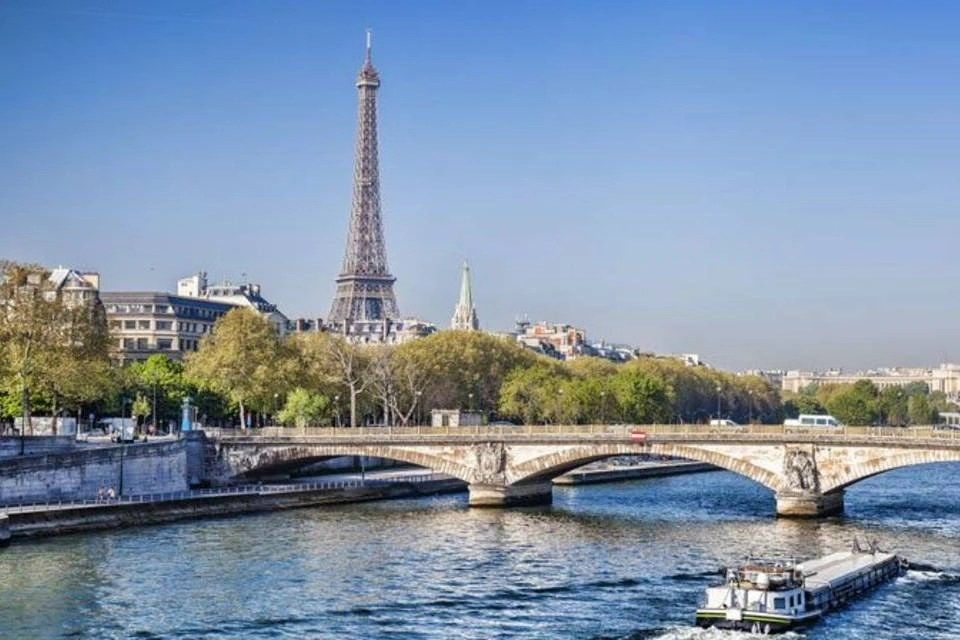 Paris Night City Tour in Open Top Bus and Eiffel Tower 2nd/ 3rd Floor Reserved Access