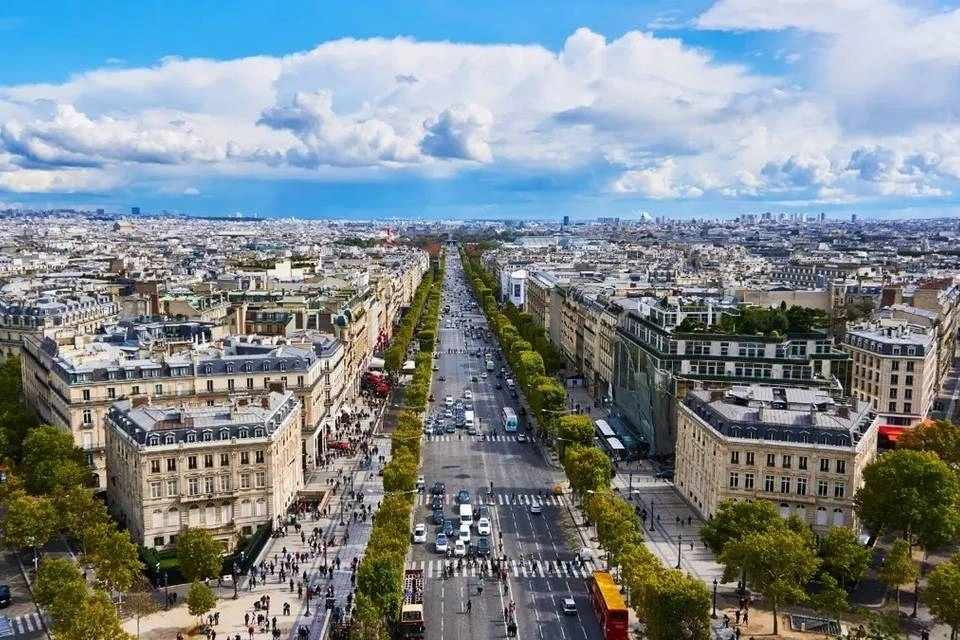 Day Trip to Paris and Self-Guided Walking Tour from Amsterdam