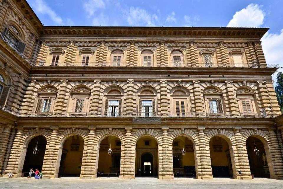 Pitti Palace and Boboli Gardens Guided Tour