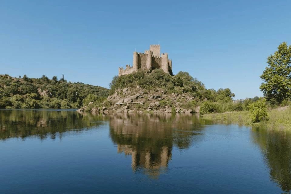 Knights Templar Full-Day Tour: Tomar and Almourol Castle