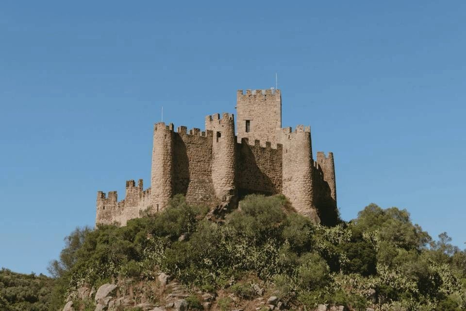 Knights Templar Full-Day Tour: Tomar and Almourol Castle