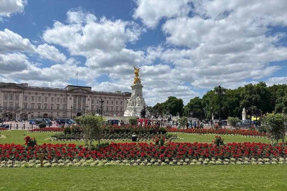 Entry Ticket to The Buckingham Palace + Royal Mews Entry