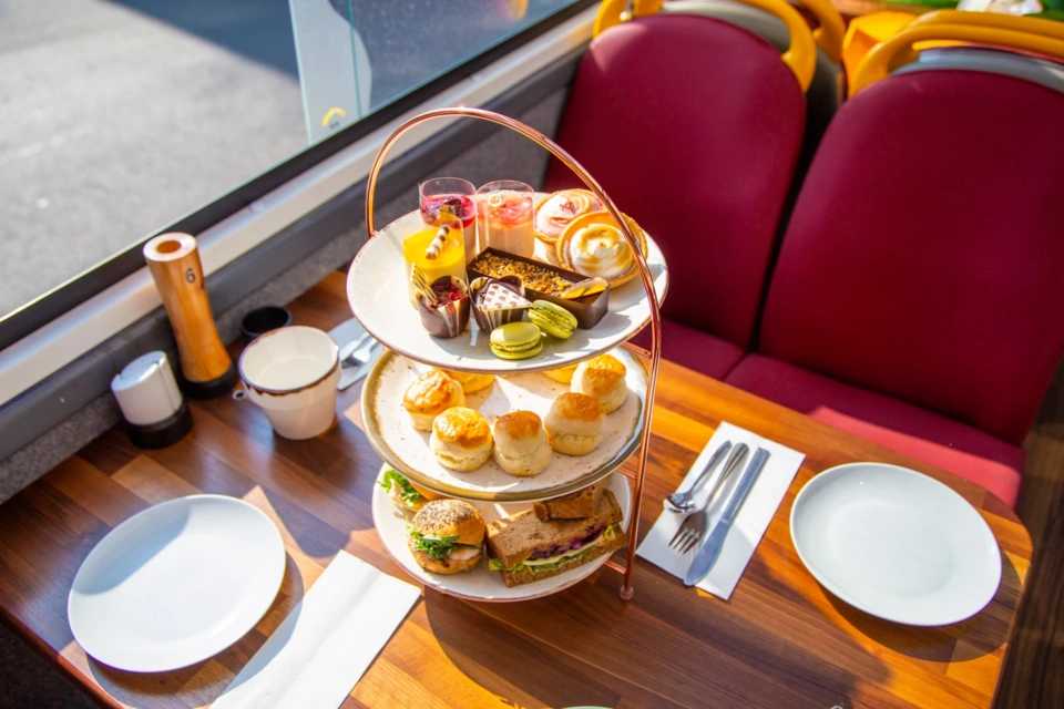 Buckingham Palace Entry and Afternoon Tea on The English Bus or at Browns Victoria