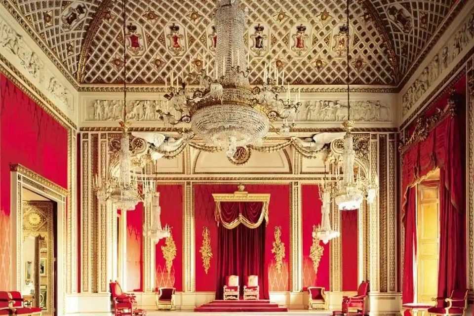 Buckingham Palace and Stonehenge Tour