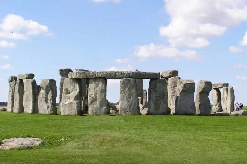 Buckingham Palace and Stonehenge Tour