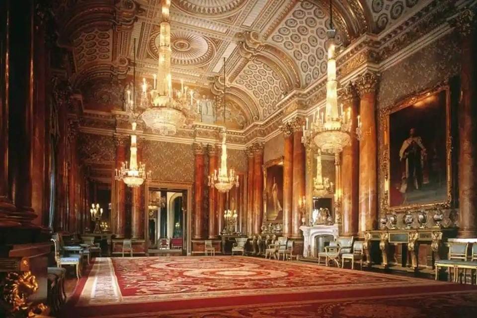 Buckingham Palace and Windsor Castle Tour