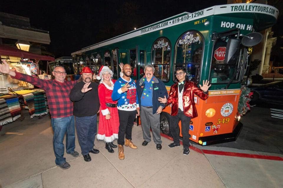 San Diego Holiday Sights and Festive Night Tour